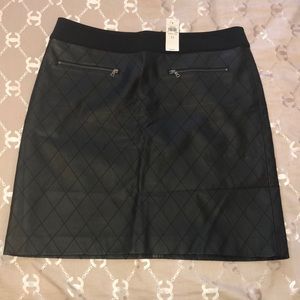 🌺🌺NEW ANN TAYLOR LEATHER Quilted skirt size 12